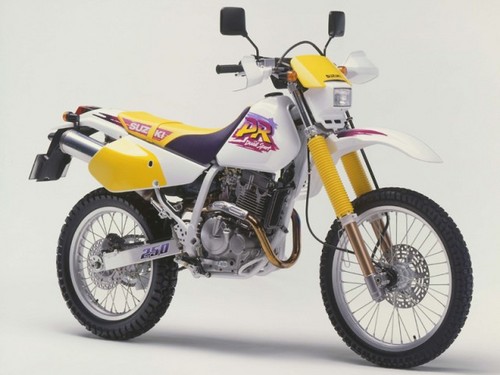 Suzuki dr 250 s